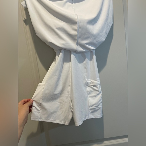 Vuori White Tennis Dress w/ Built-In Shorts Size Medium - Picture 9 of 9